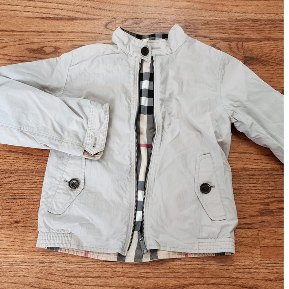 Burberry Reversible Boys Rain Jacket - Picture 7 of 9